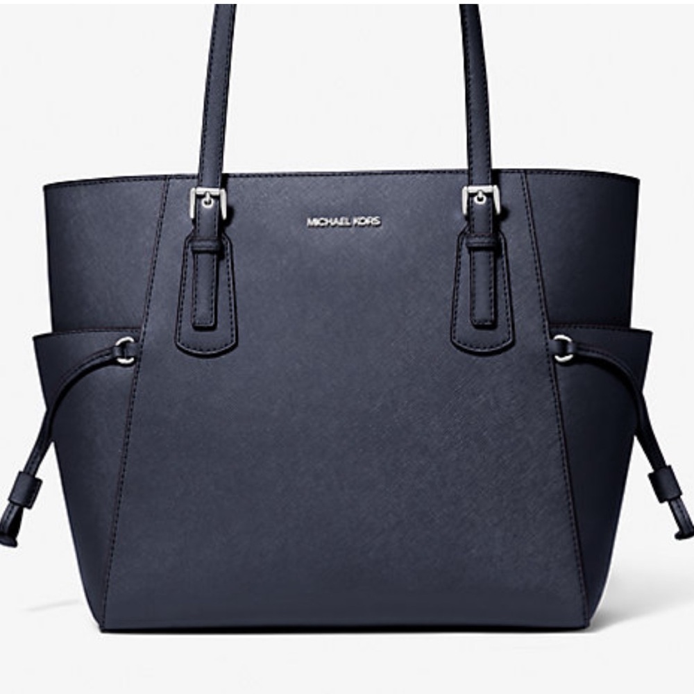 Michael Kors Voyager Large Saffiano Leather Tote Bag
Navy
NWT